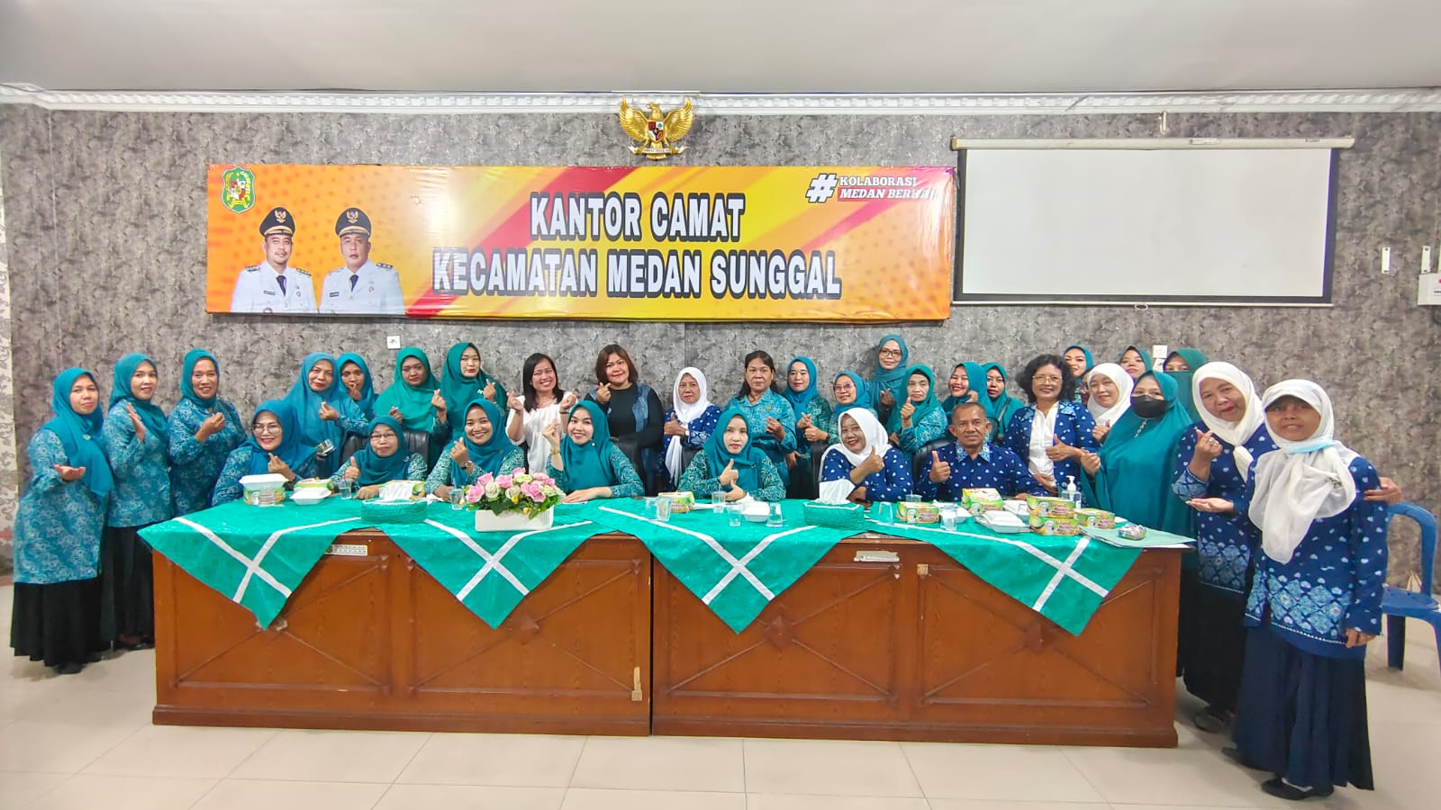 Pertemuan bulanan PKK Kecamatan Medan Sunggal yang berlangsung di Aula Kantor Camat (09/08).